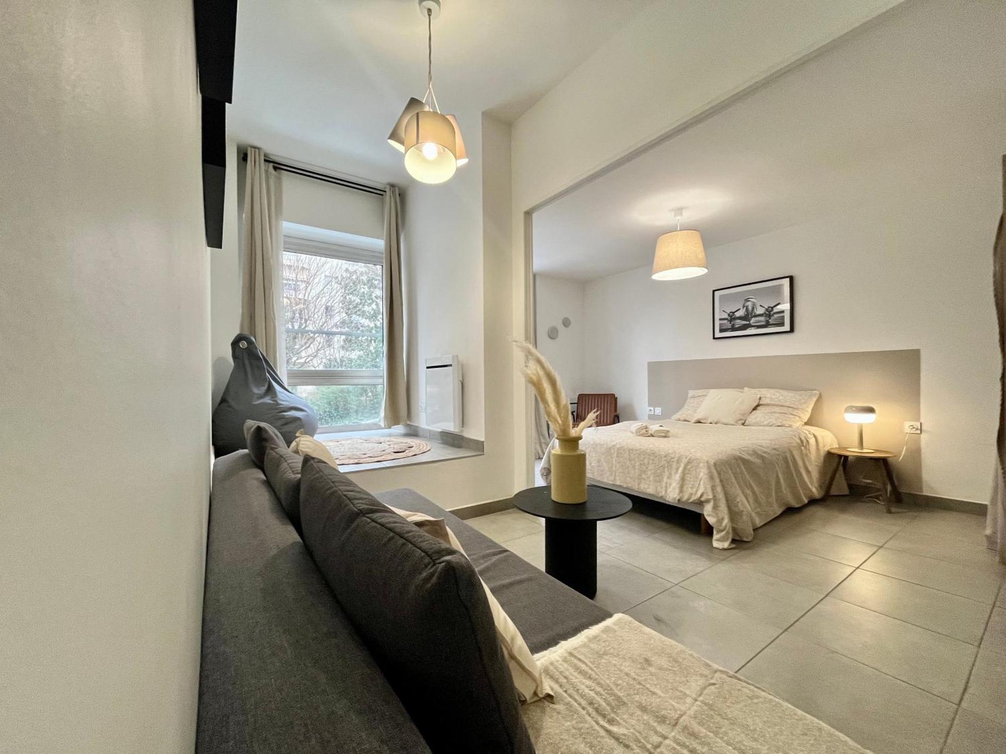 Suite Danbury Lyon Extérieur photo