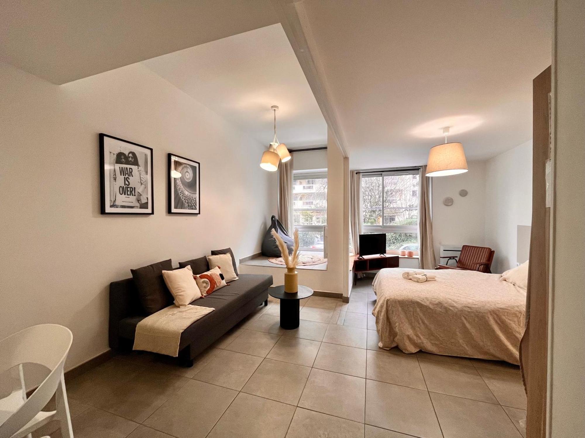 Suite Danbury Lyon Extérieur photo