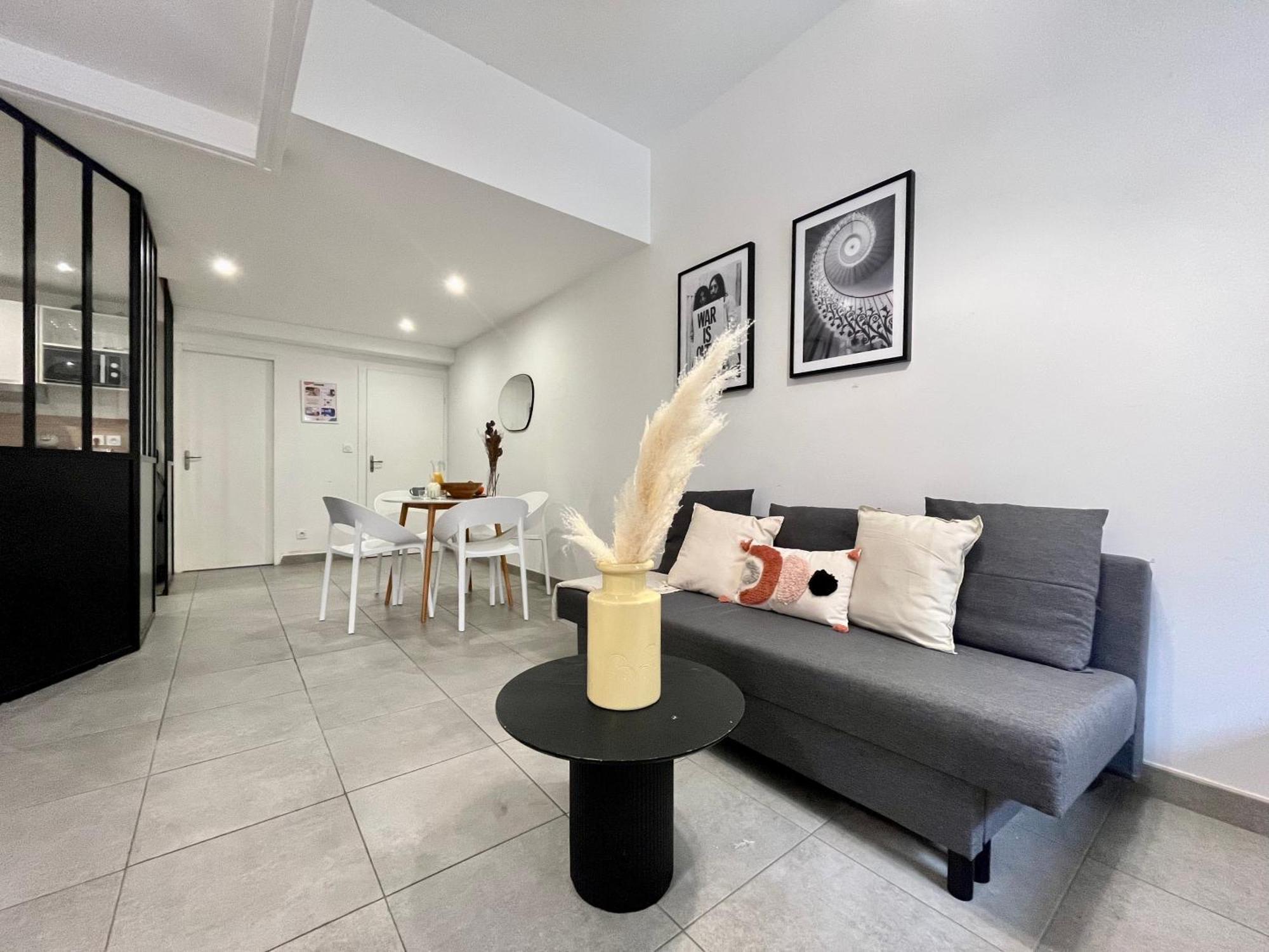 Suite Danbury Lyon Extérieur photo
