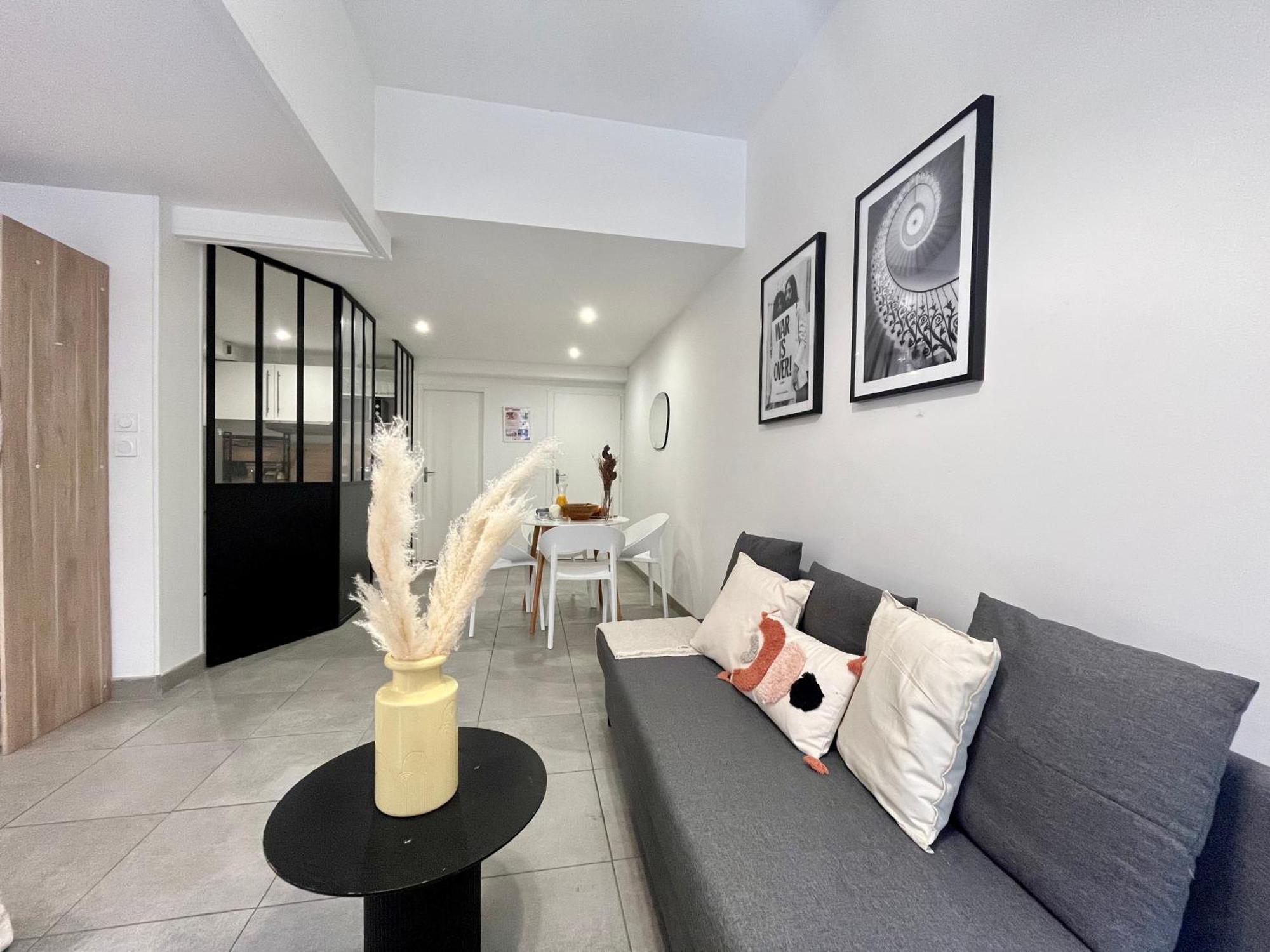 Suite Danbury Lyon Extérieur photo