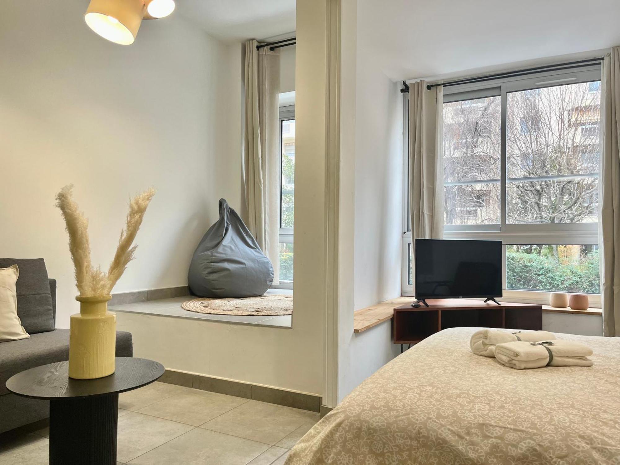 Suite Danbury Lyon Extérieur photo
