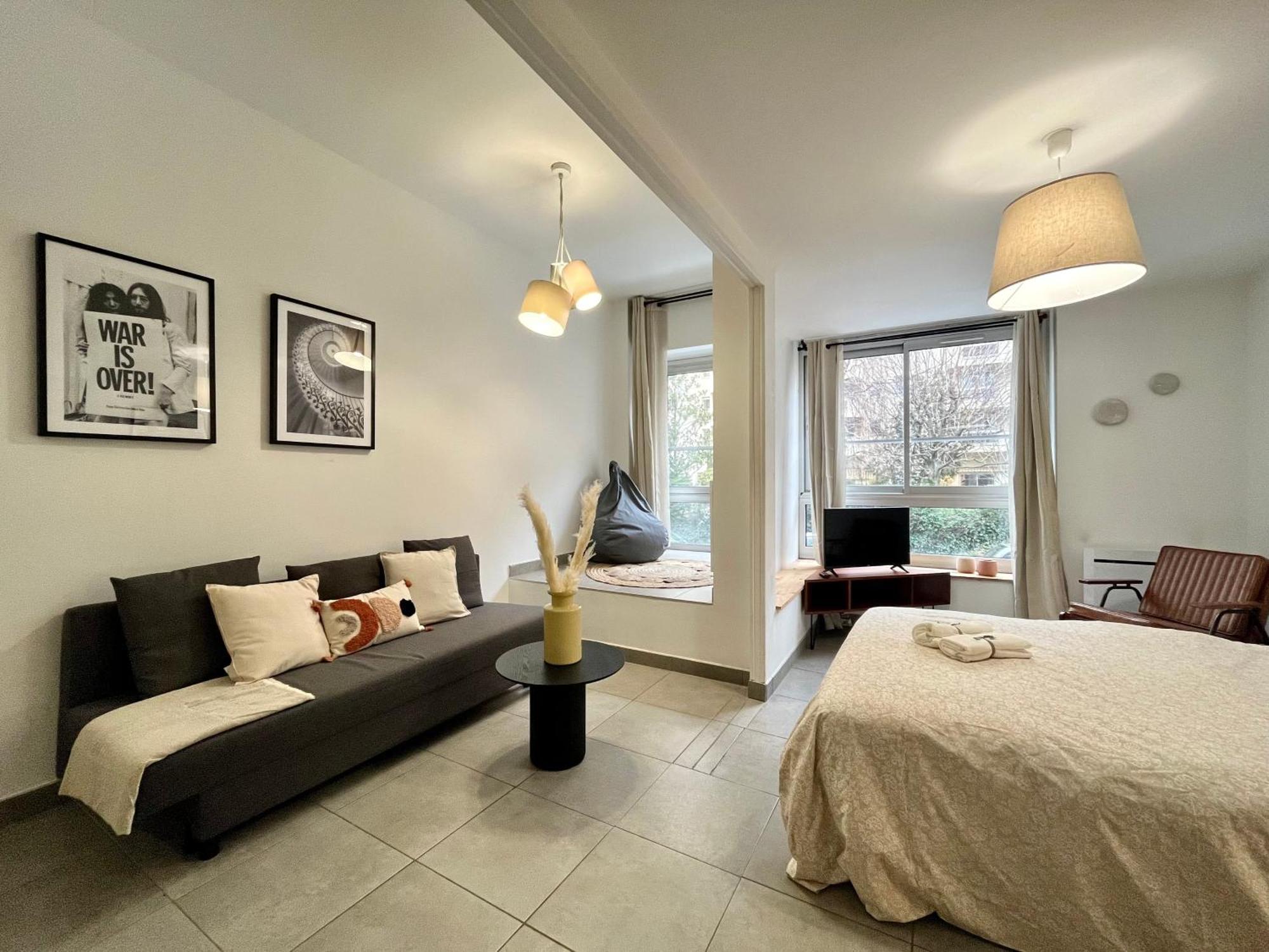 Suite Danbury Lyon Extérieur photo